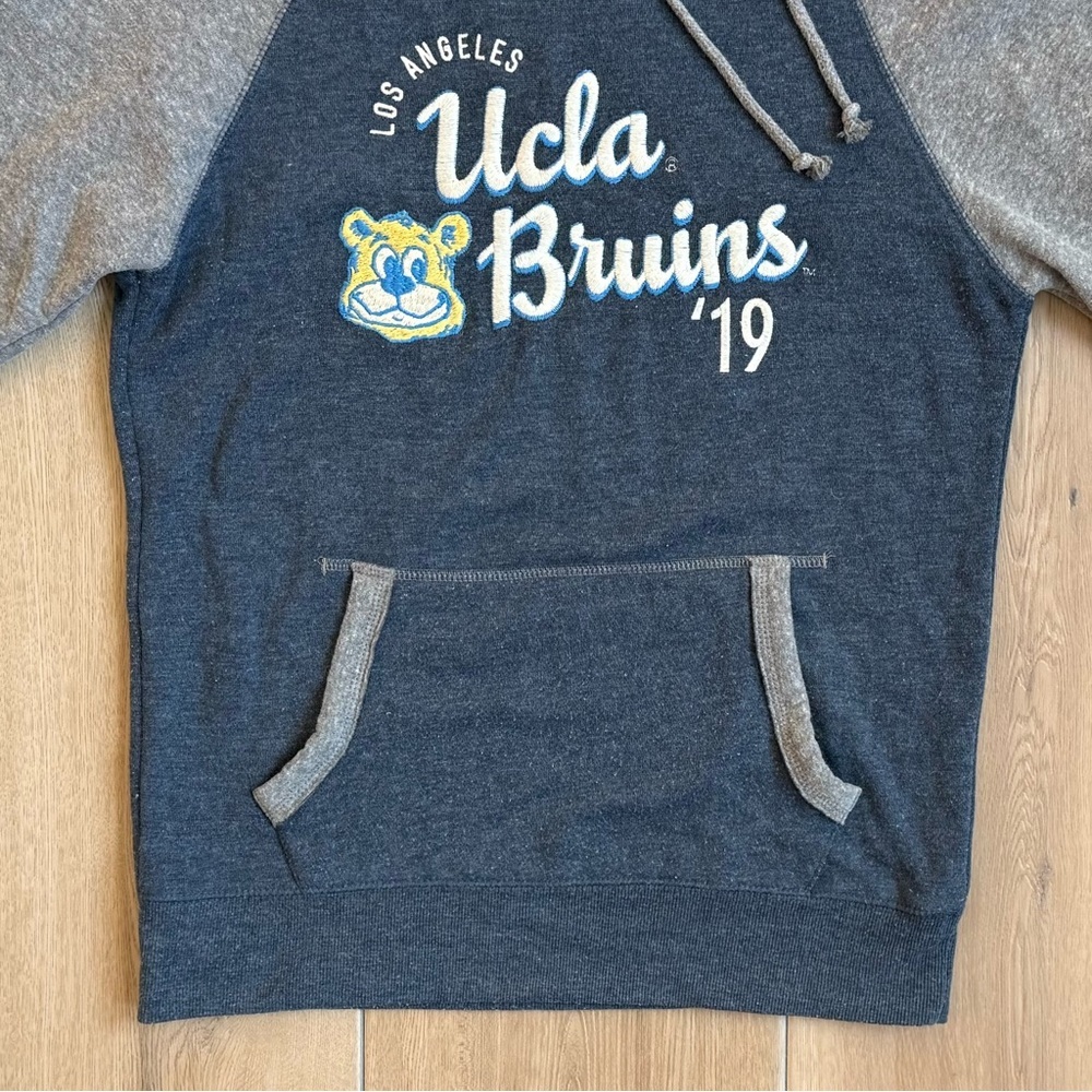 UCLA Bruins Hoodie Size S - Picture 5 of 8